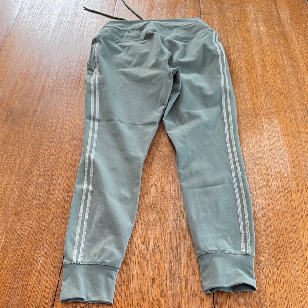Avalanche Green Leggings - Picture 3 of 3